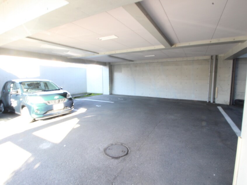 駐車場 メゾン第６初島