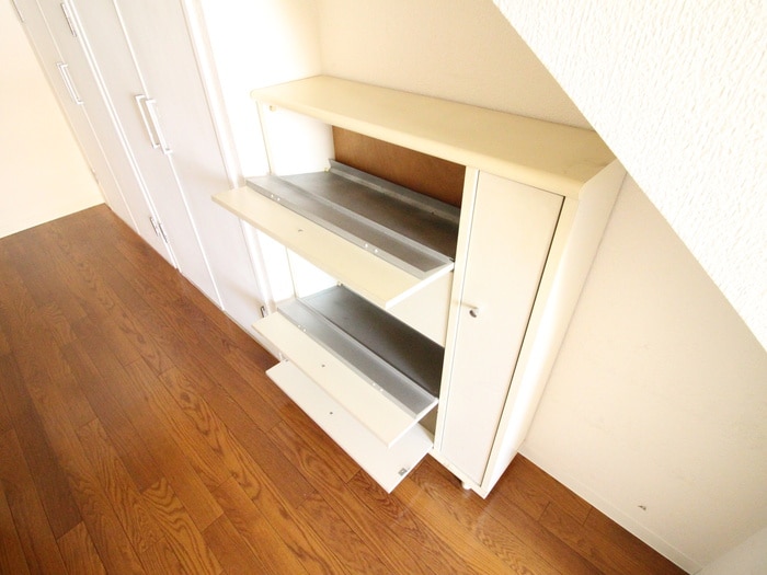 靴箱 那古野ビル南館(504)