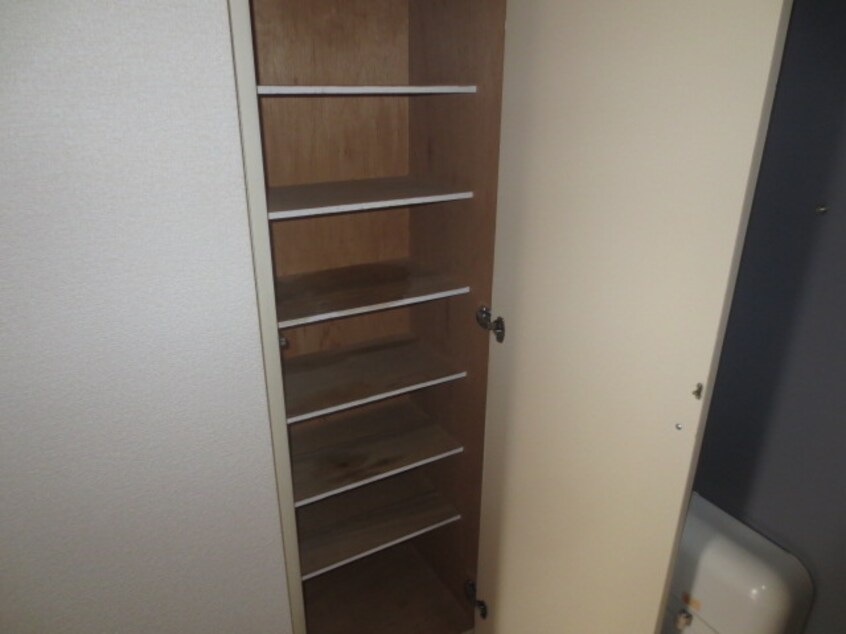靴箱 グレイス日比野