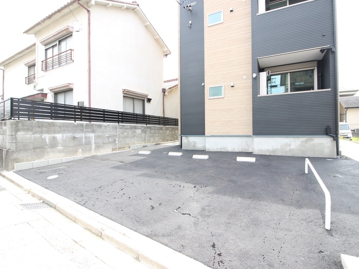 駐車場 REGALEST桜山