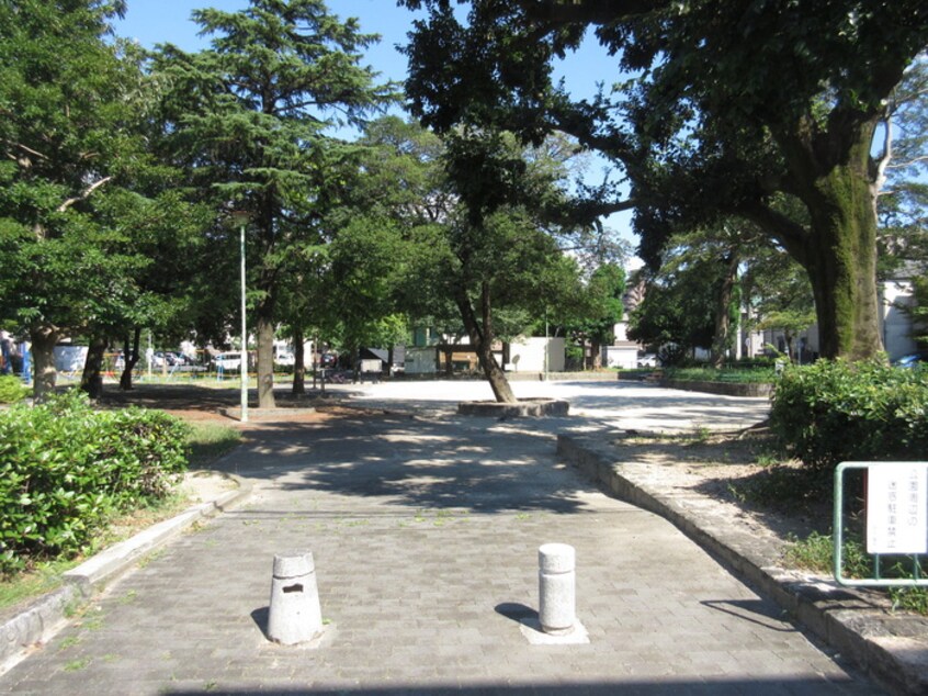 黒門公園(公園)まで190m アクシア車道