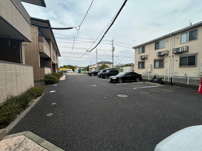 駐車場 ドクタ－バ－ドＷ
