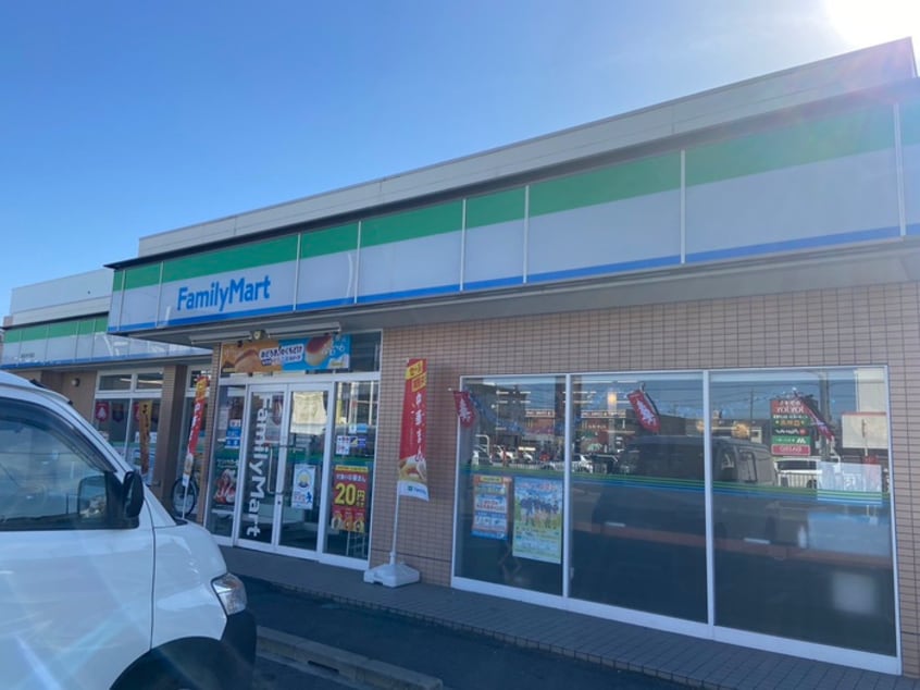 ファミリーマート甚目寺平島店(コンビニ)まで210m フレスク－ラ