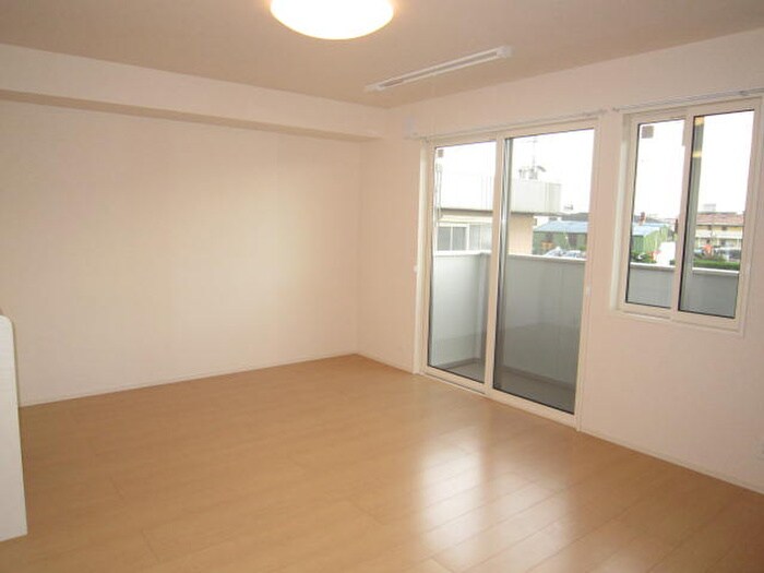 居室 ＥＭＵ２２