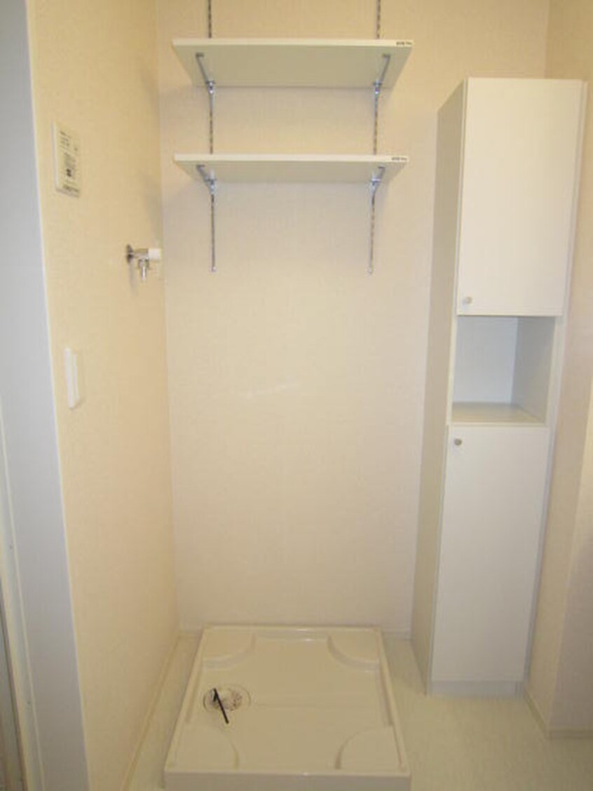 洗濯機置場 ＥＭＵ２２