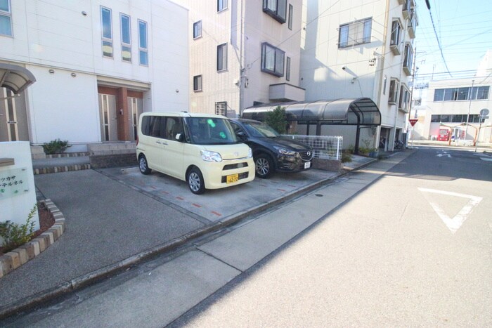 駐車場 ラルジュ・ツカサ　マテルネル