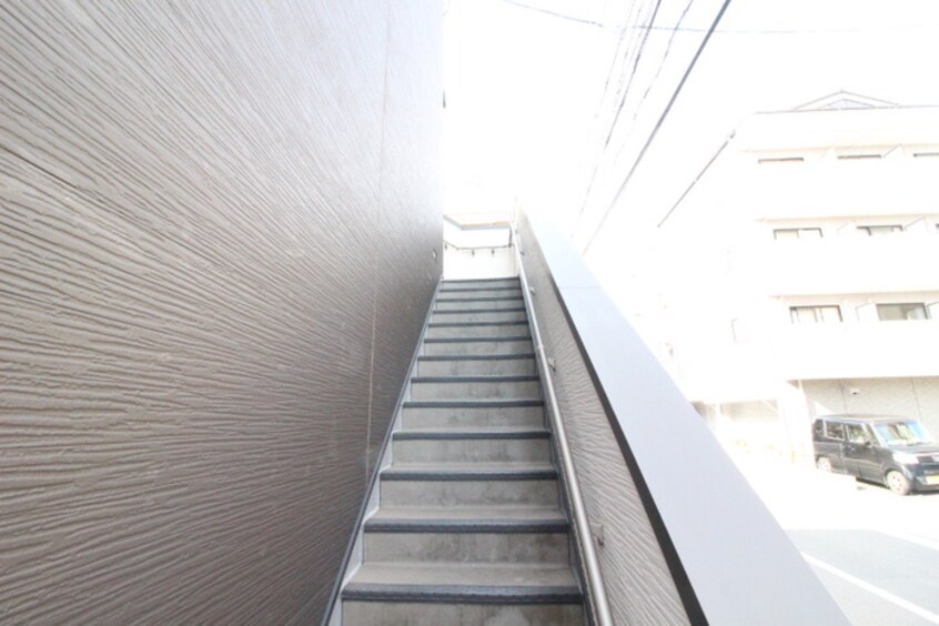 エントランス部分 プレリュード左京山