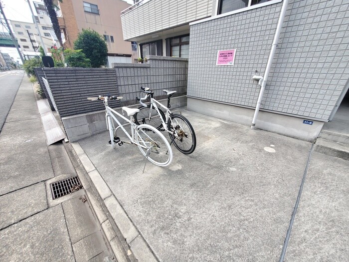 駐輪場 プランドール六番町