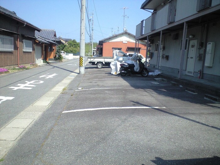 駐車場 フォ－ブル河原