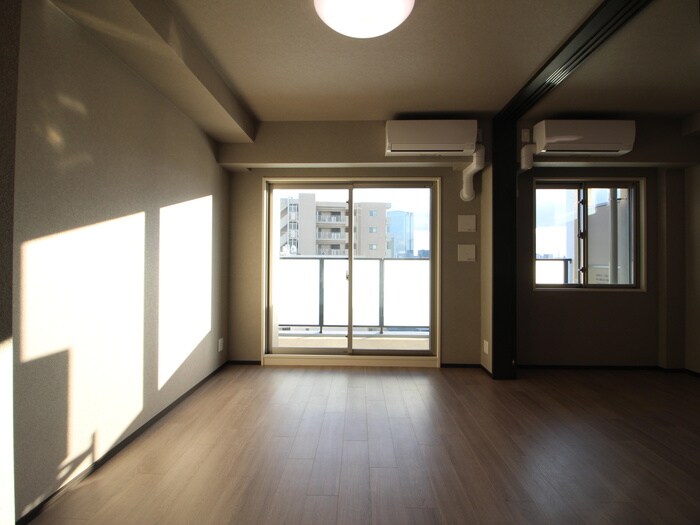 居室 ﾌﾟﾚｻﾝｽﾛｼﾞｪ名古屋浅間町(1005)