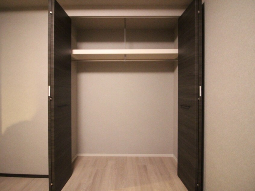 収納 ﾌﾟﾚｻﾝｽﾛｼﾞｪ名古屋浅間町(1005)