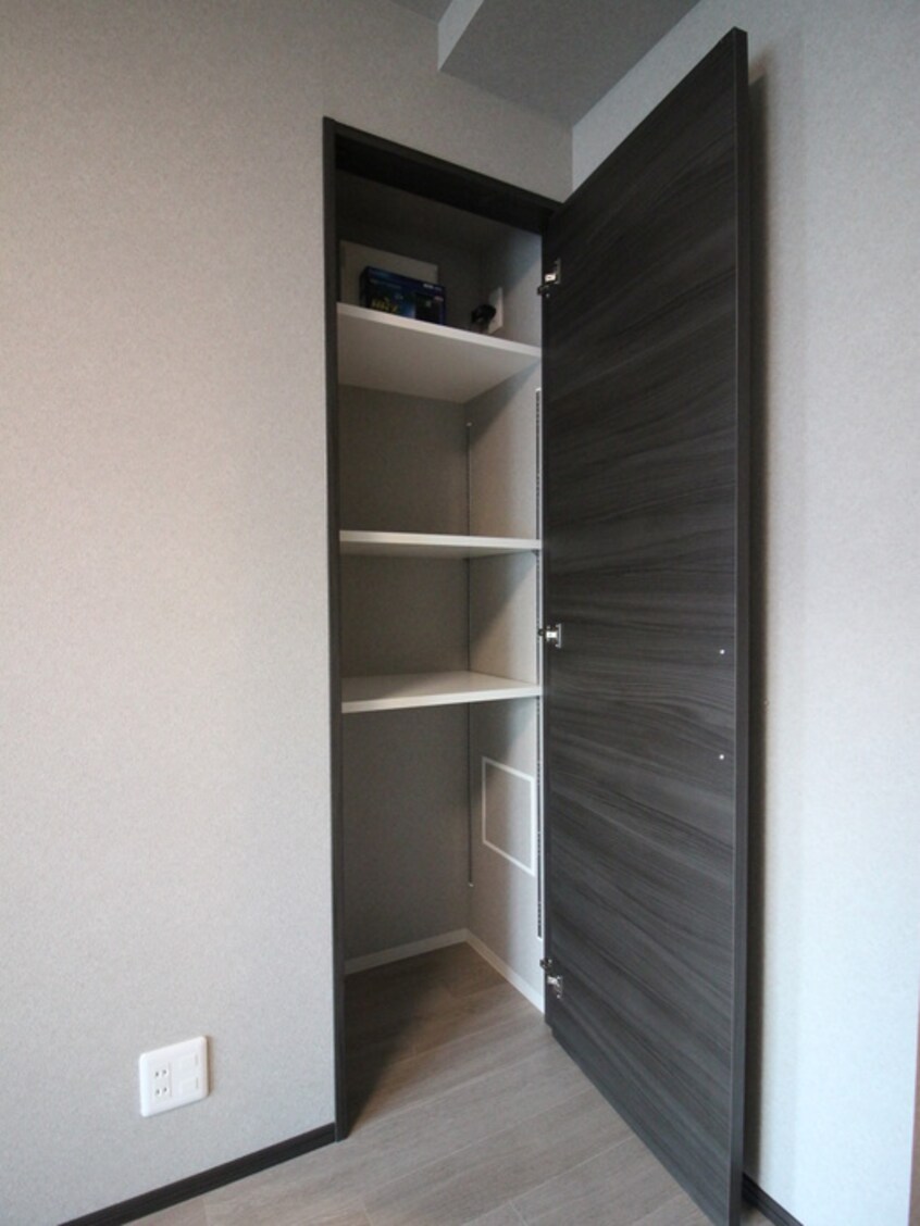 収納 ﾌﾟﾚｻﾝｽﾛｼﾞｪ名古屋浅間町(1005)