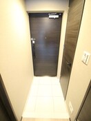 玄関 ﾌﾟﾚｻﾝｽﾛｼﾞｪ名古屋浅間町(1005)