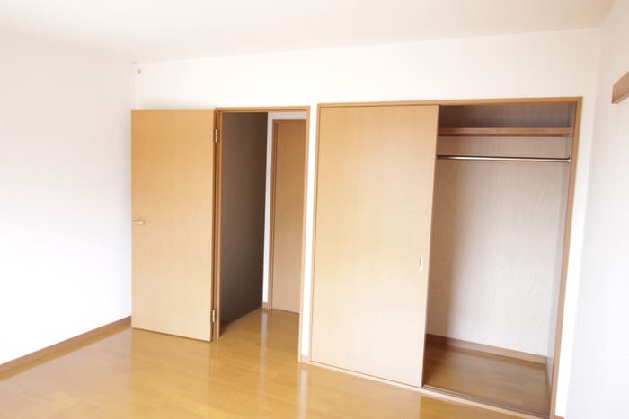 収納 アゼリア荒井