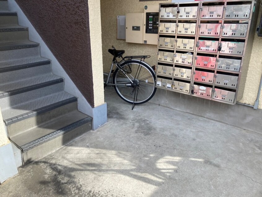 エントランス部分 ビラ三秀中山