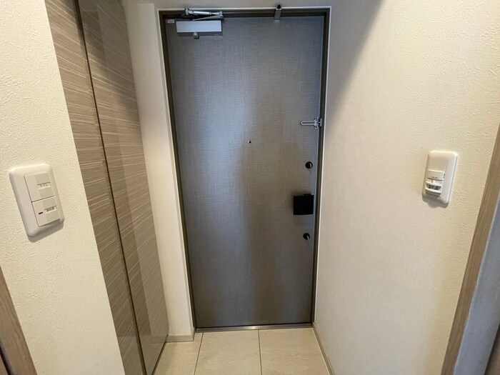 玄関 ブランシエスタ金山北