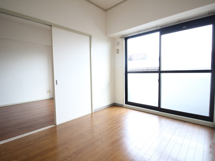 居室 レジディア日比野