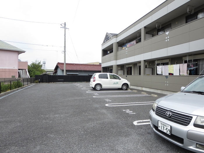駐車場 メイプル