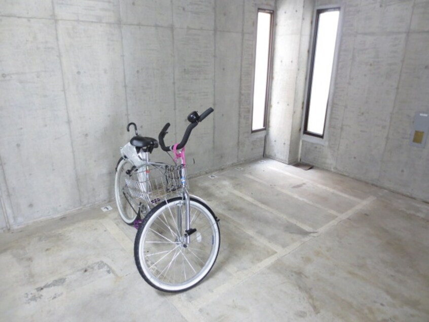 駐輪場 ドール丸の内