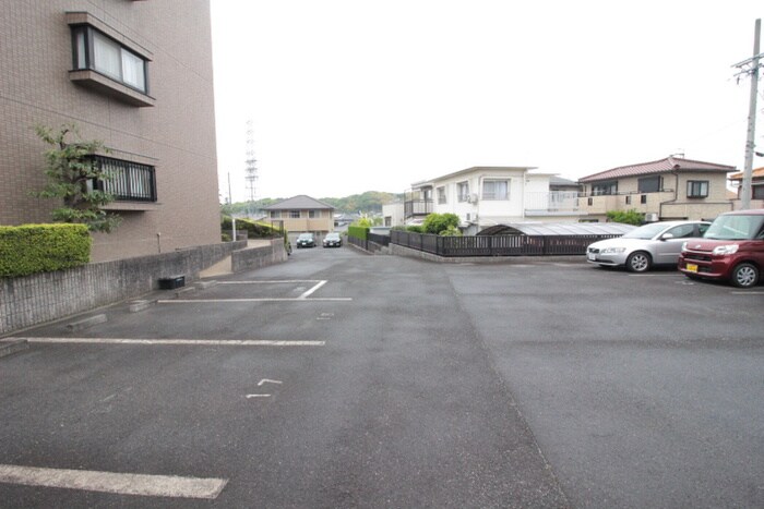 駐車場 レージュフェイマス