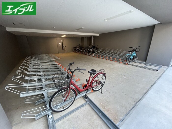 駐輪場 ﾌﾟﾚｻﾝｽｼﾞｪﾈ上前津(1405)