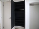 靴箱 クリスタル丸の内