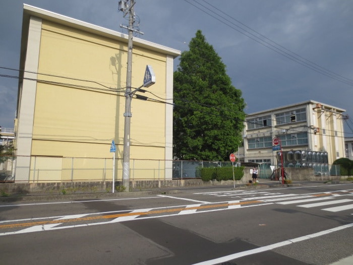 愛知県立一宮高等学校(高等学校/高等専門学校)まで550m アビタシオン柳戸