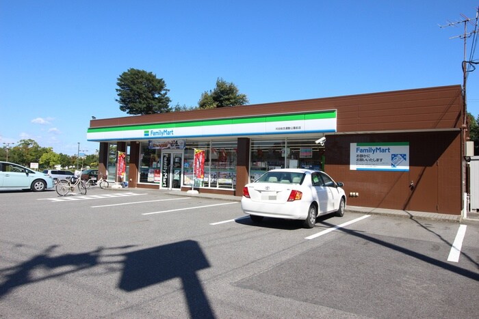 ファミリーマート　刈谷総合運動公園前店(コンビニ)まで595m シンプルタウン