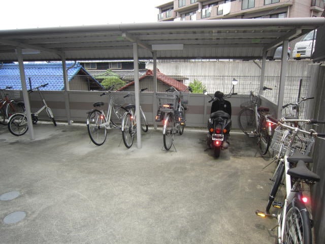 駐輪場 シュテルンハイム２