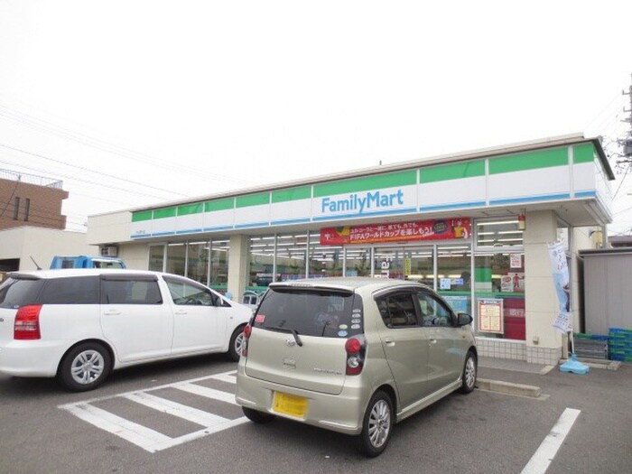 ファミリーマート　守山千代田店(コンビニ)まで330m カドヤパレス