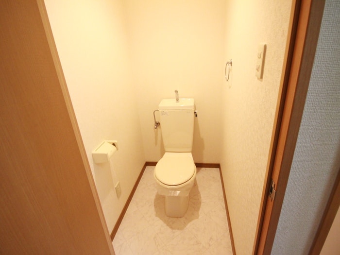 トイレ メゾンラポ－ルＲアンドＫ