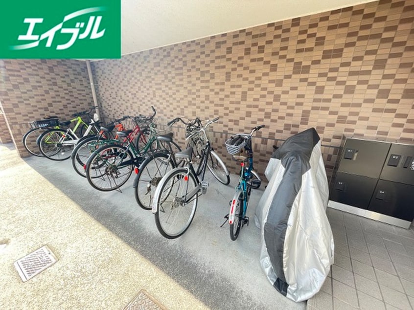 駐輪場 グランド－ルスクエア