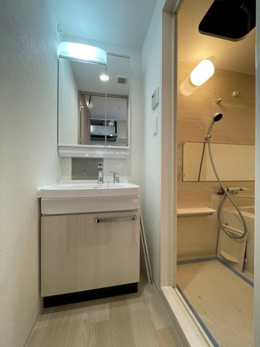 洗面 ﾌﾟﾚｻﾝｽ名古屋ﾙｰｶｽ(702)