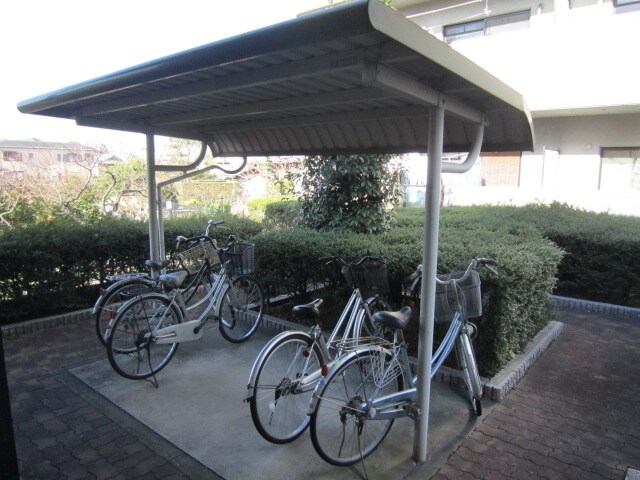 駐輪場 アビタシオン