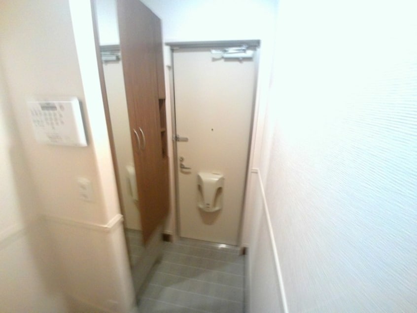玄関 サニープレイス十一屋D棟