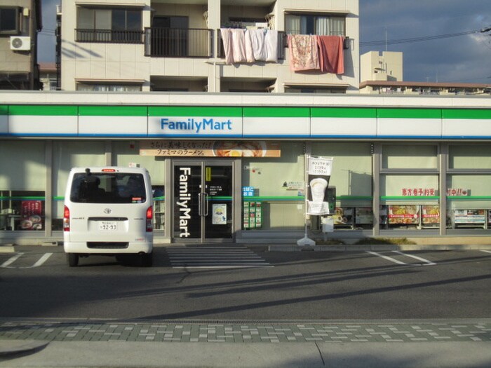 FamilyMart　喜惣治店(コンビニ)まで513m アネックス楠２Ｋ