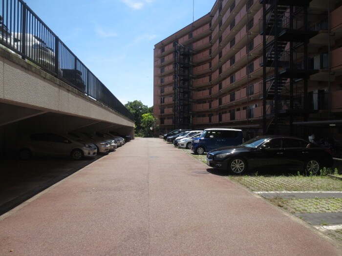 駐車場 ﾗｲｵﾝｽﾞﾏﾝｼｮﾝ八事ｶﾞｰﾃﾞﾝ弐番館