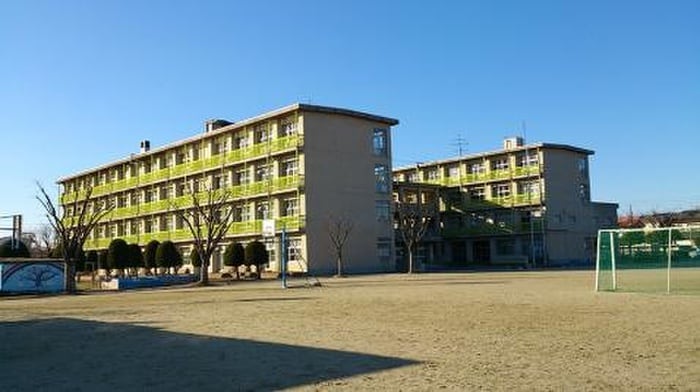 春日井市立石尾台小学校(小学校)まで350m ストーンヒルズＢ棟