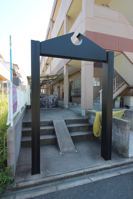 エントランス部分 ロイヤルウィング