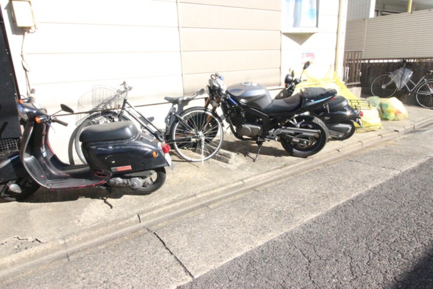 バイク置き場 ＳＴＲＥＥＴ　Ｋ