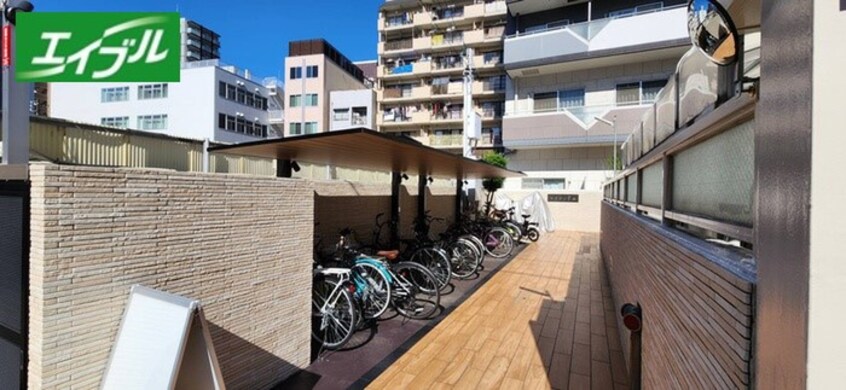 駐輪場 ラ・メゾン翠山