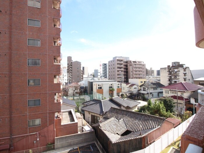 室内からの展望 リアライズ尾頭橋