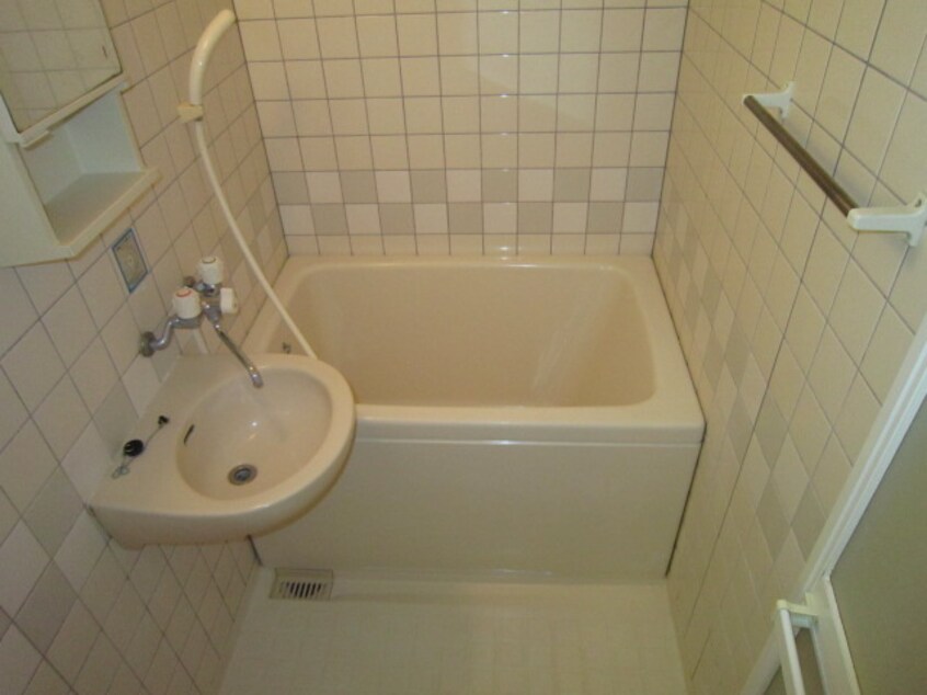 バス／シャワールーム等 ＢＥＬＬ　ＨＯＵＳＥ