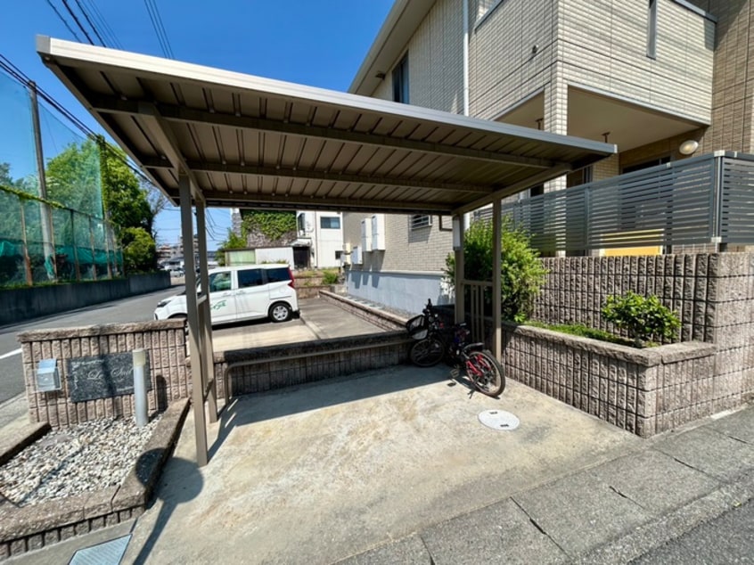 駐輪場 ル・シュッド