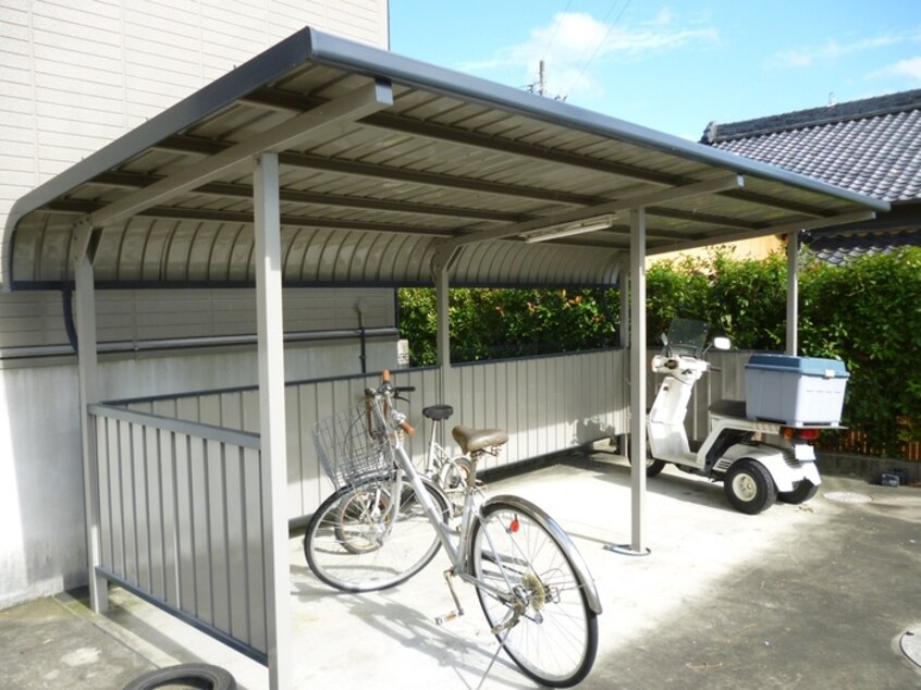 駐輪場 ハ－トフルアンジュ