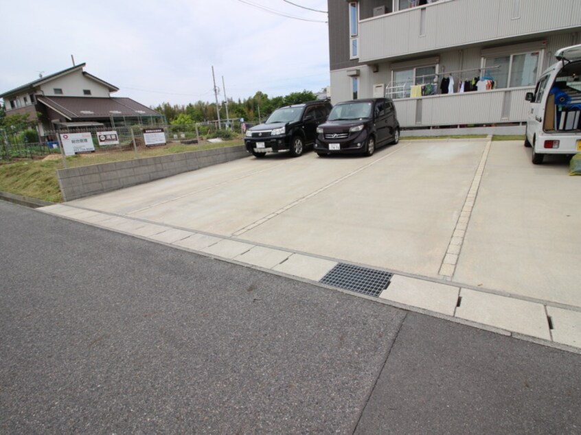 駐車場 マーズクリスタル