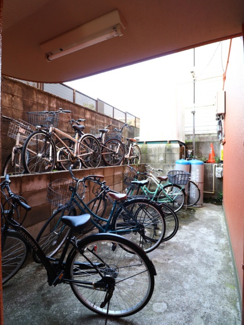 駐輪場 クリエール本山
