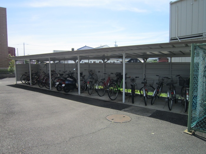 駐輪場 ファミール豊明