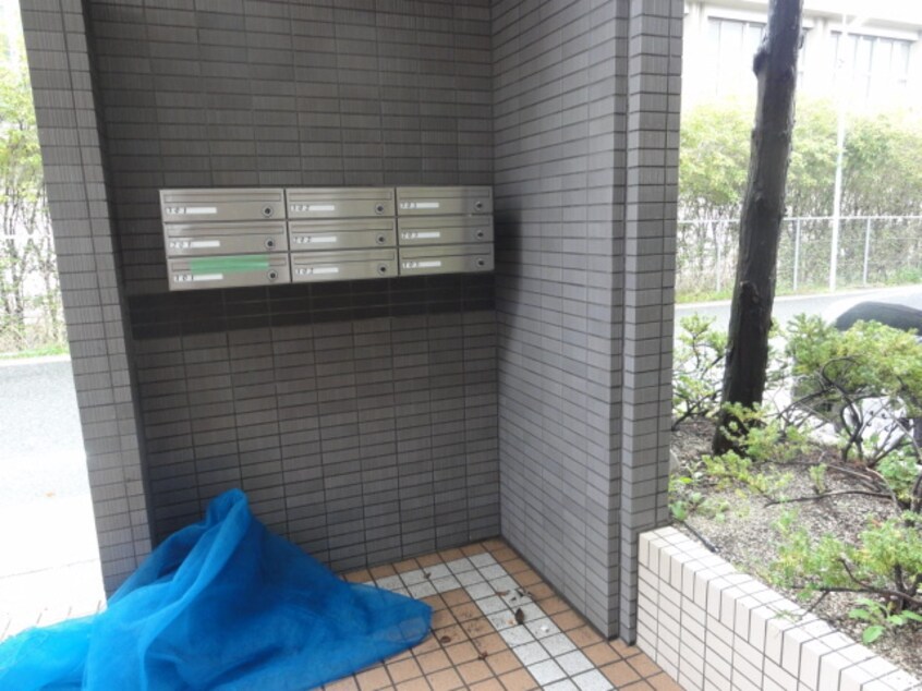 エントランス部分 ア－ルコパン