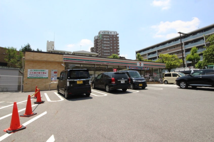 セブンイレブン(コンビニ)まで115m ＷＥＬＬコ－ト山手